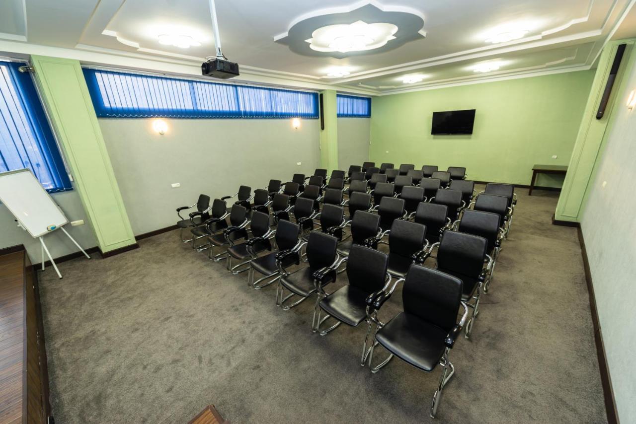 Kirovakan Hotel Vanadzor Esterno foto
