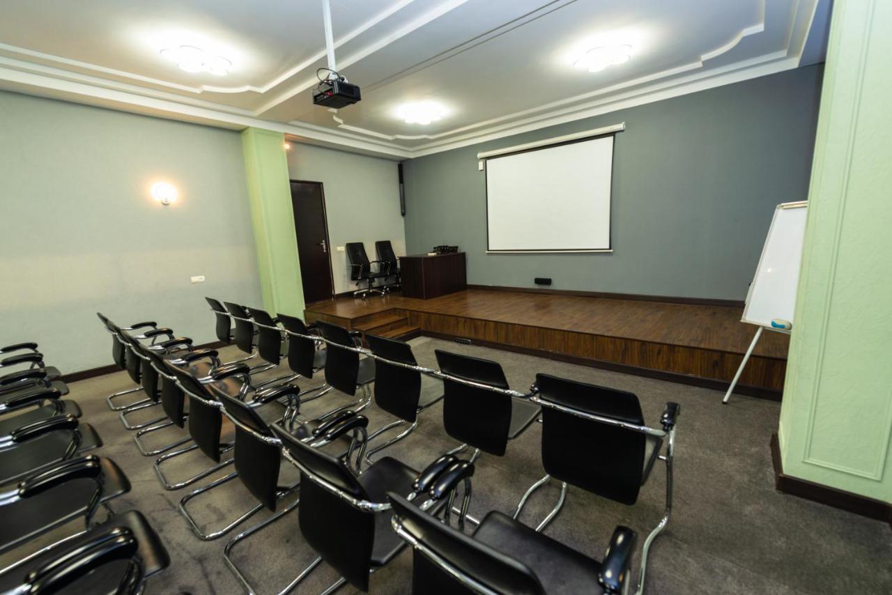 Kirovakan Hotel Vanadzor Esterno foto
